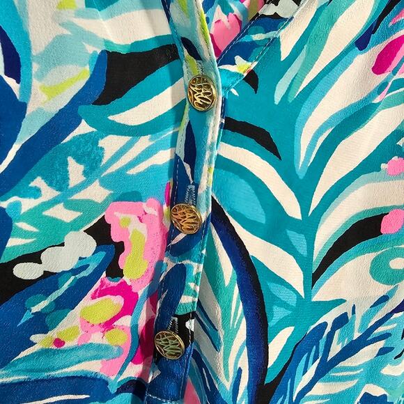 Lilly Pulitzer Elsa 100% Silk Maldives Green Hype It Up 3-Button Top Women's XS - Picture 3 of 13